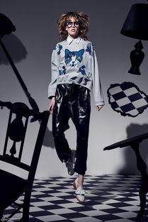 karen walker明星同款,揭秘时尚界的潮流秘籍