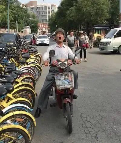 天津网红大爷王金锁,街头传奇，笑谈人生